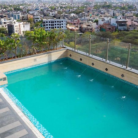 Hyatt Place Jaipur Malviya Nagar Ngoại thất bức ảnh Swimming pool at the hotel
