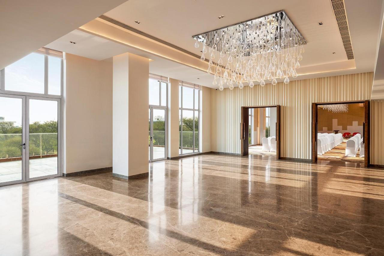 Hyatt Place Jaipur Malviya Nagar Ngoại thất bức ảnh The interior of the hotel